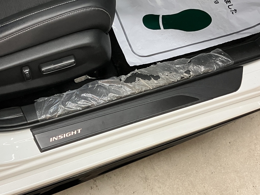 スカッフプレート