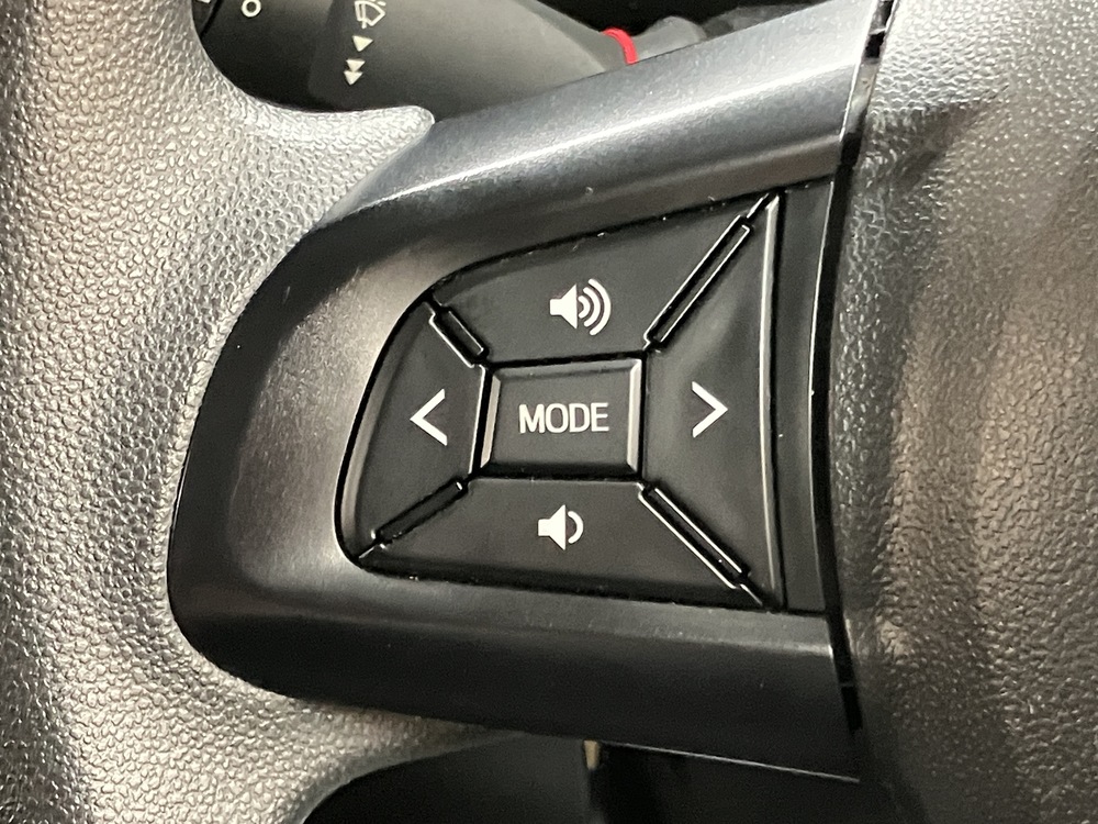 ステアリングスイッチ