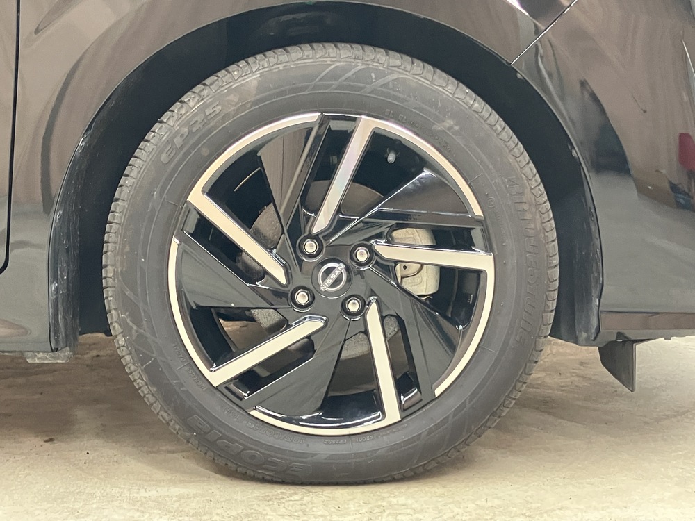 16インチアルミホイール