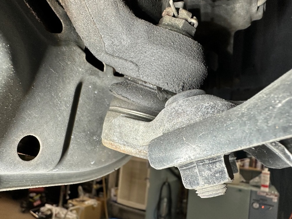 ロアアームブーツ before