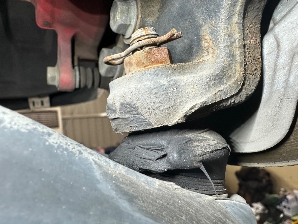 右ロアブーツ Before