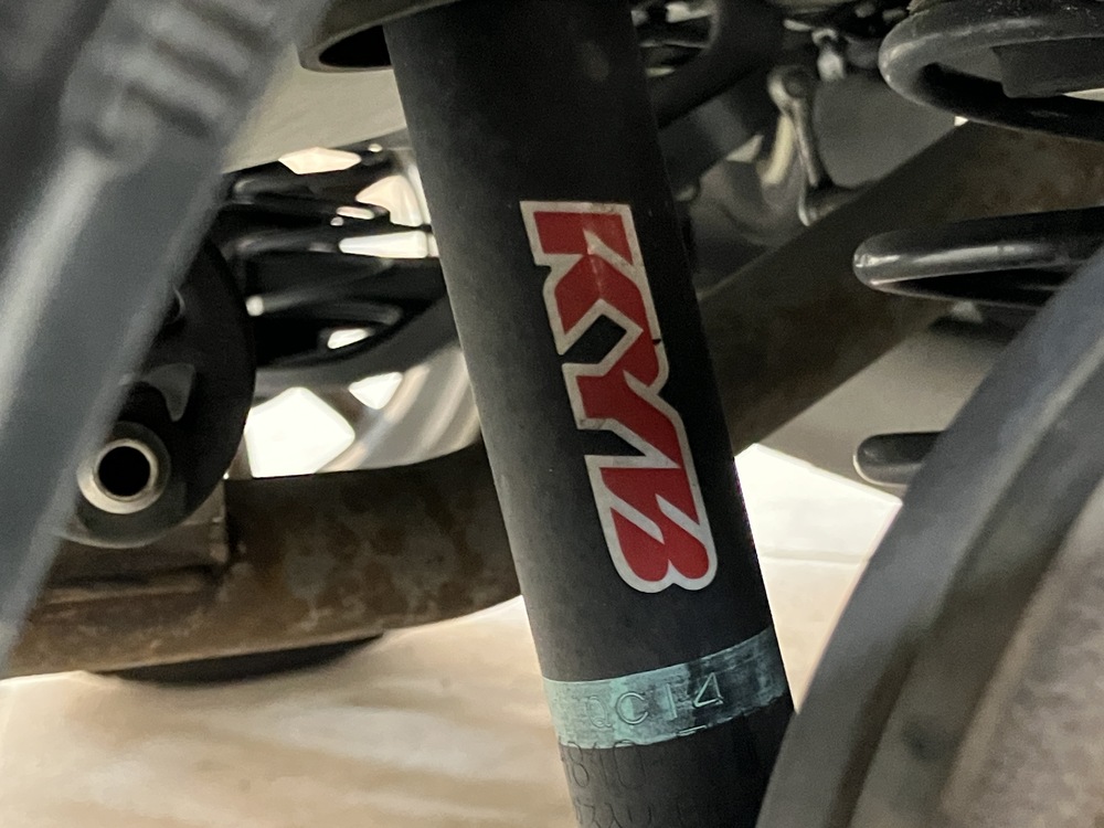 カヤバのショックアブソーバー