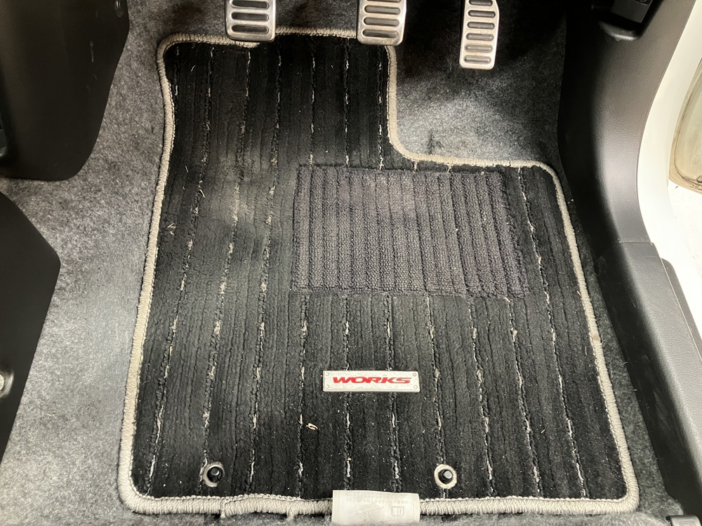 純正フロアマット