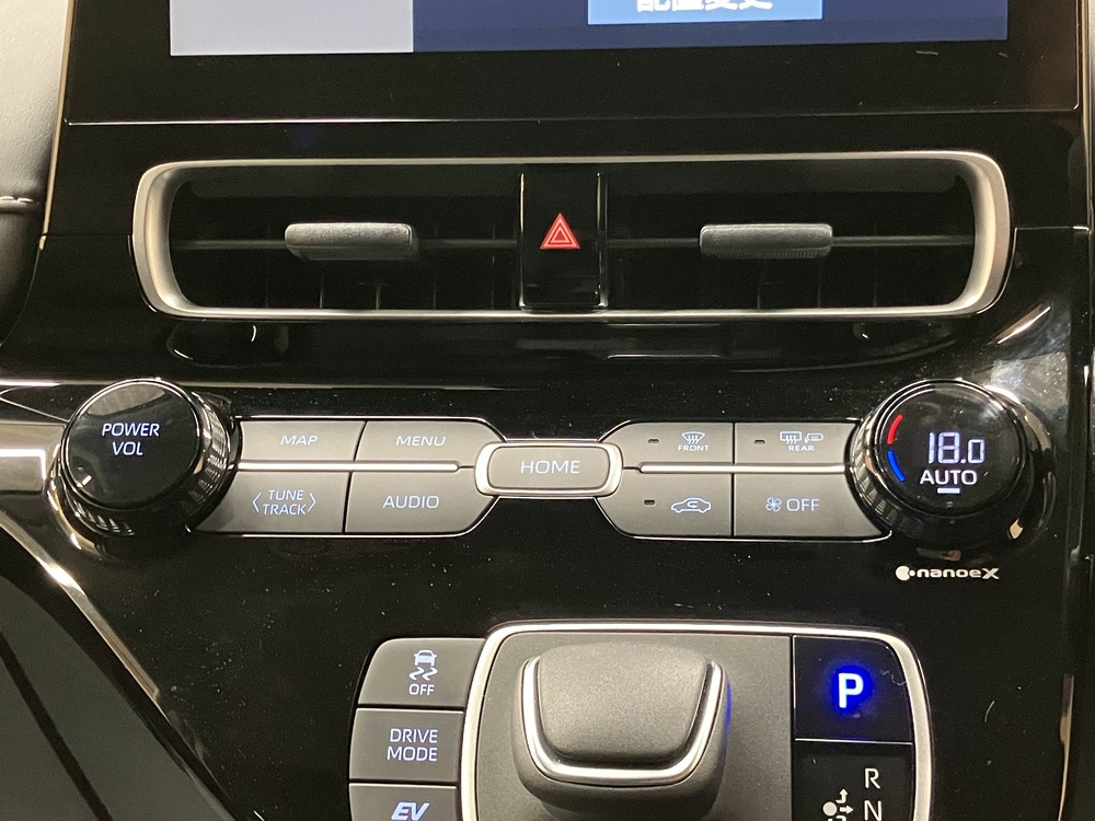 ピアノブラックエアコンパネル加飾