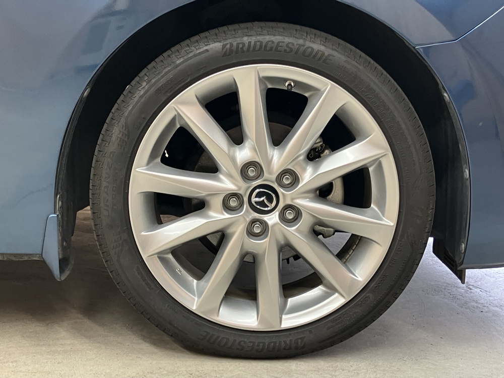 18インチアルミホイール 1/4