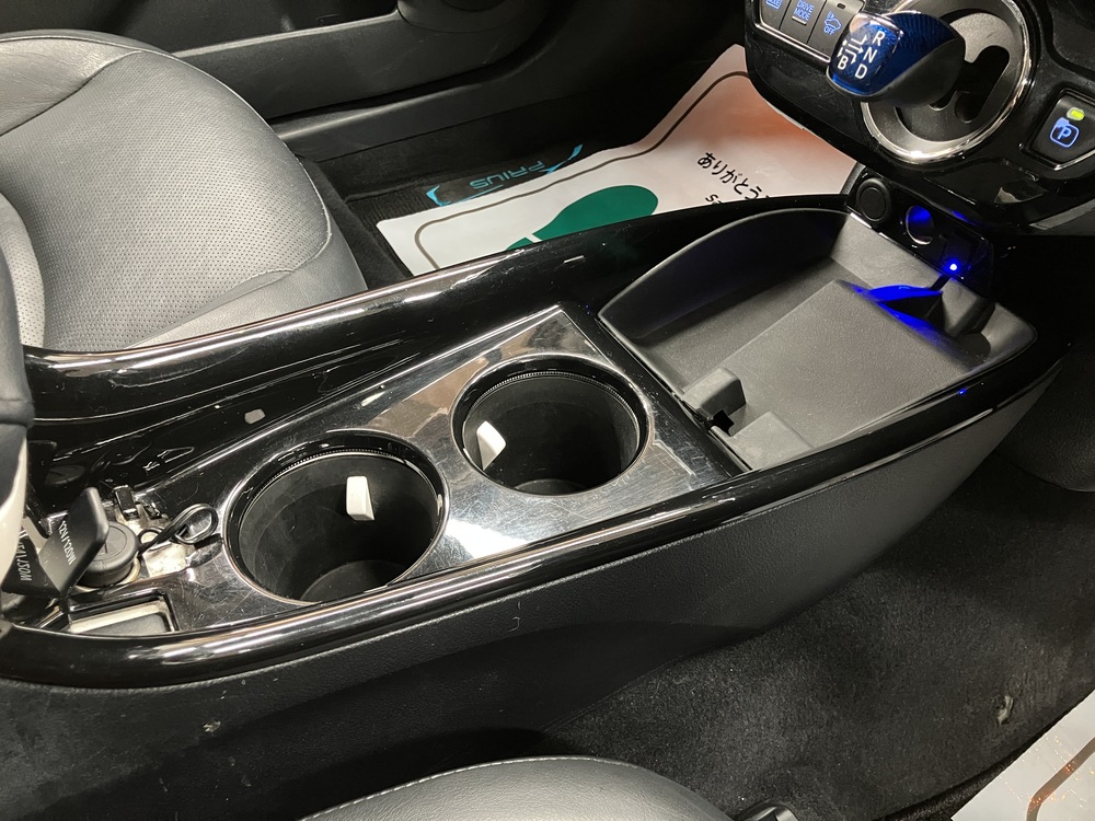 センターコンソールトレイ