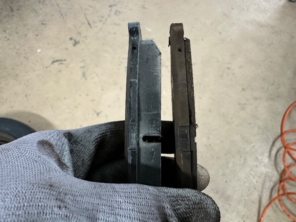 フロントブレーキパッド