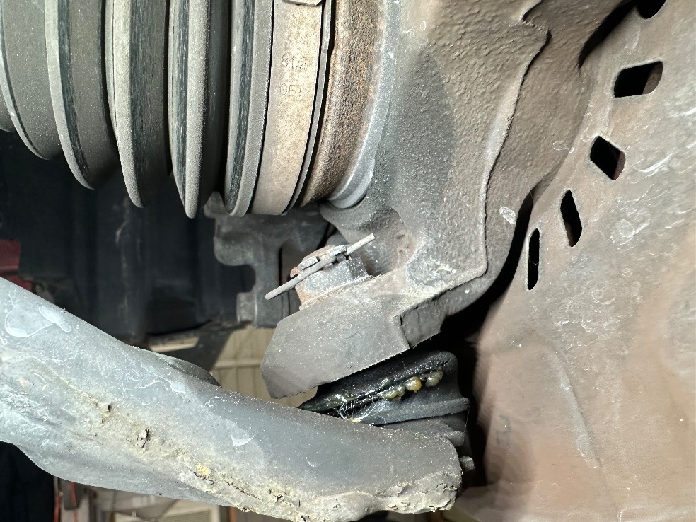 ロアボールジョイントブーツ Before 1