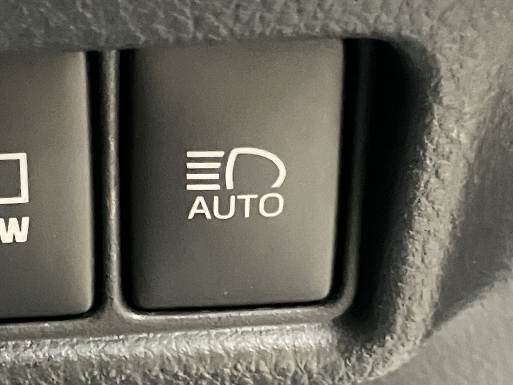 オートマチックハイビーム（セーフティセンス）