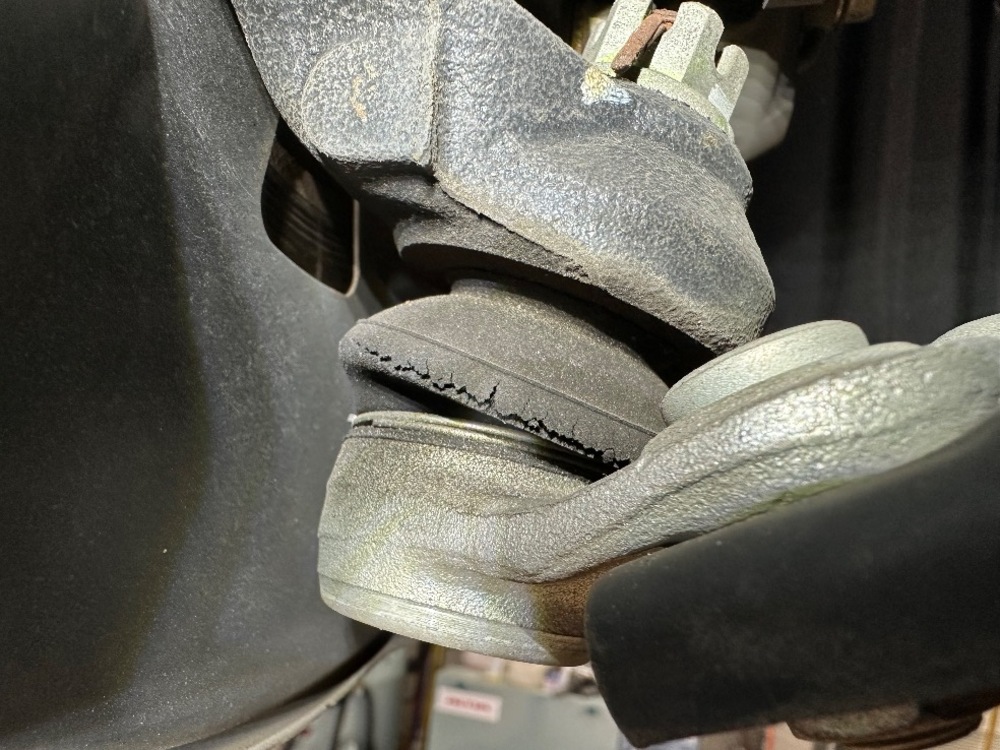 ロアボールジョイントブーツ before