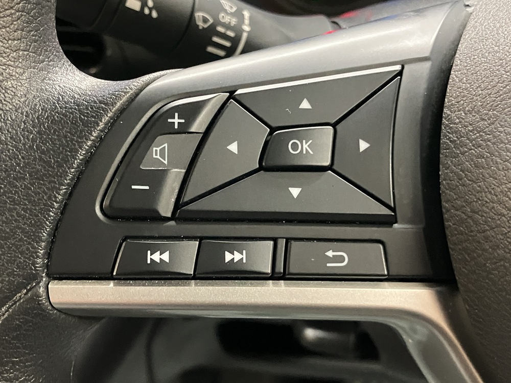 ステアリングスイッチ（オーディオ）