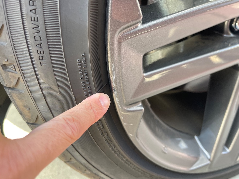 アルミ左側2本 ガリキズ